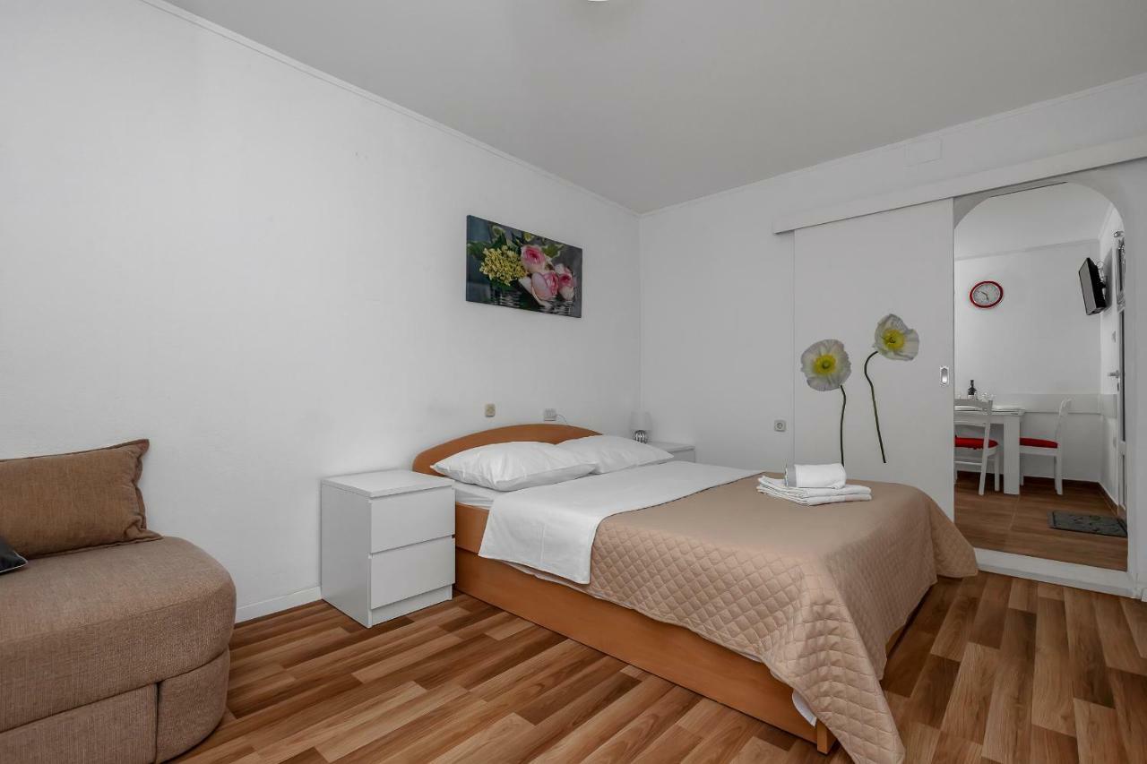 Apartmani Mona Makarska Exterior photo