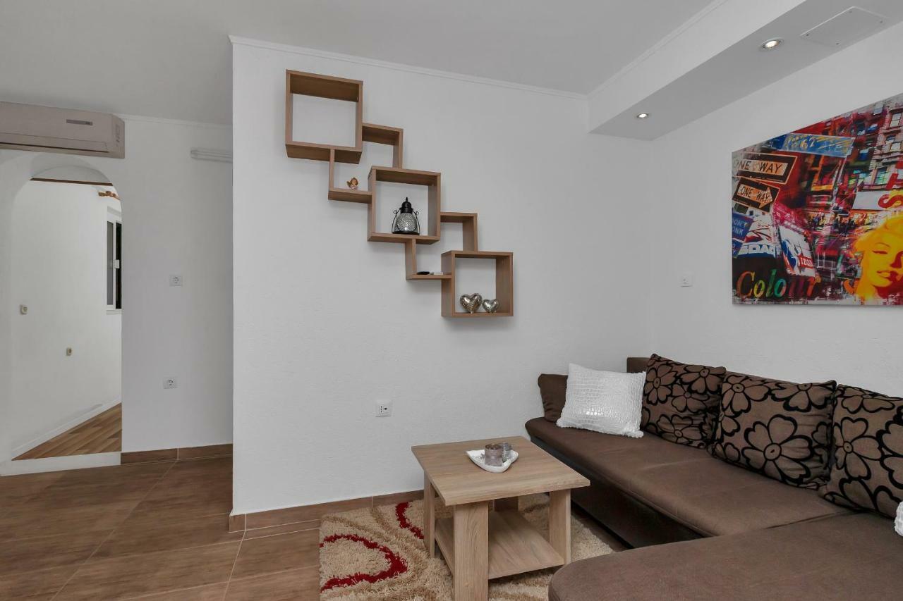 Apartmani Mona Makarska Exterior photo