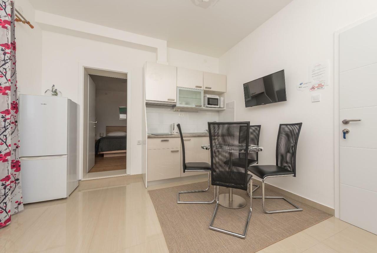 Apartmani Mona Makarska Exterior photo
