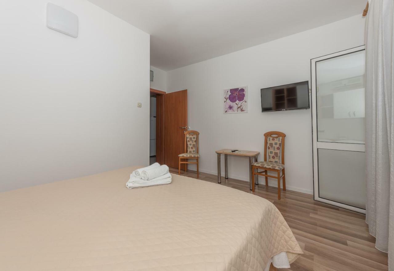 Apartmani Mona Makarska Exterior photo