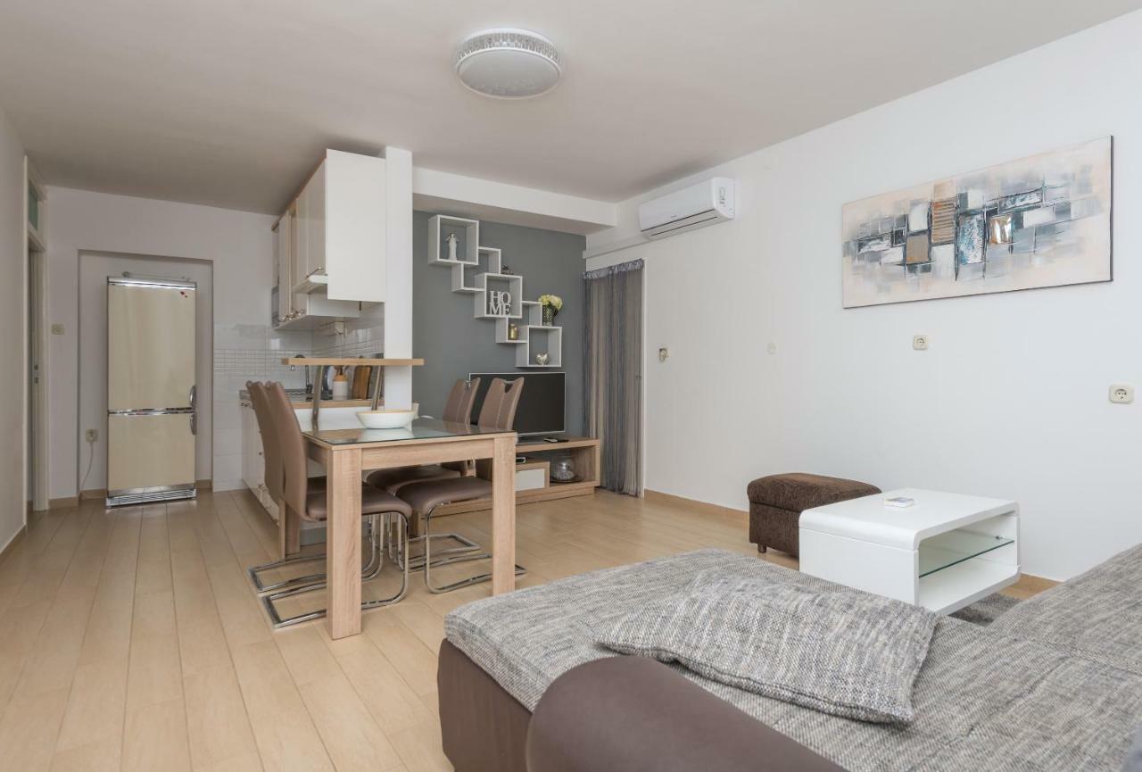Apartmani Mona Makarska Exterior photo