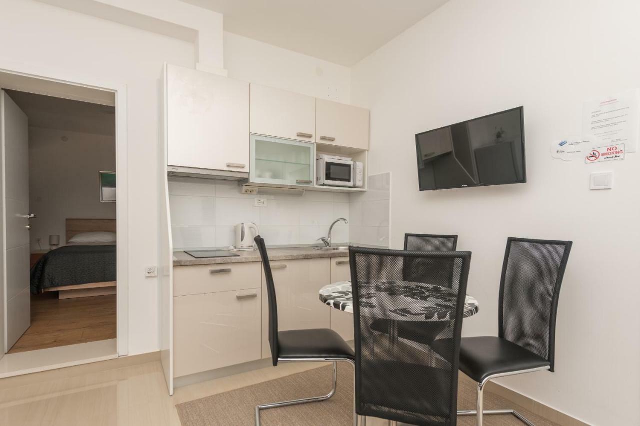 Apartmani Mona Makarska Exterior photo