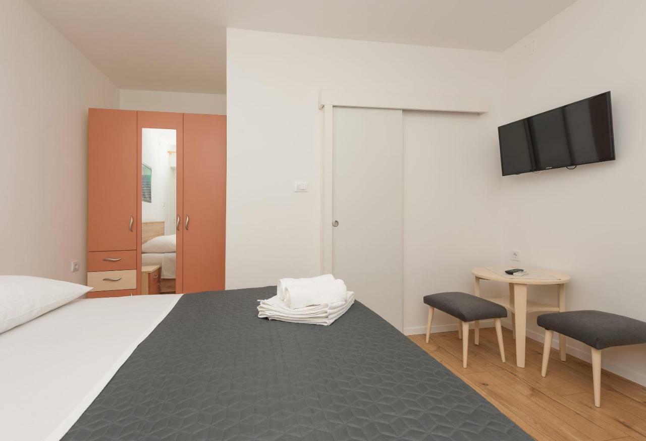 Apartmani Mona Makarska Exterior photo