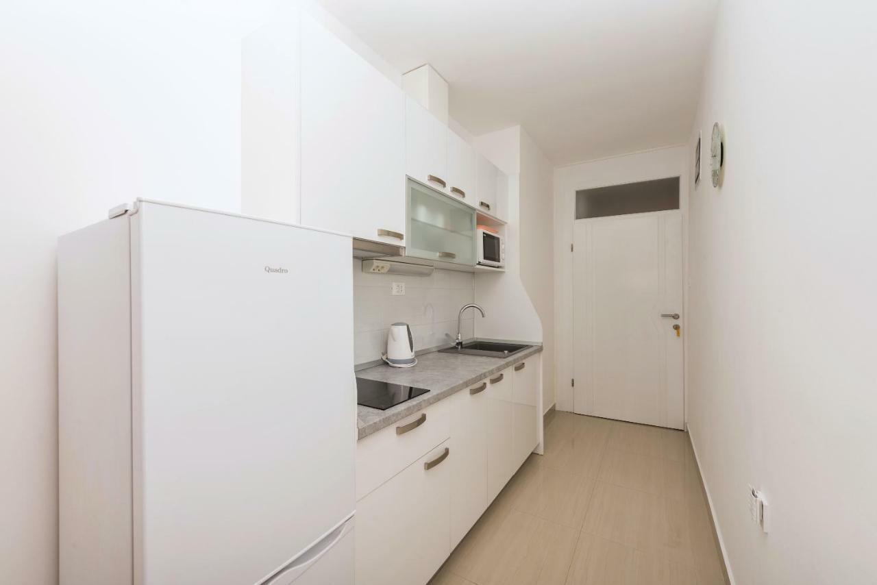 Apartmani Mona Makarska Exterior photo