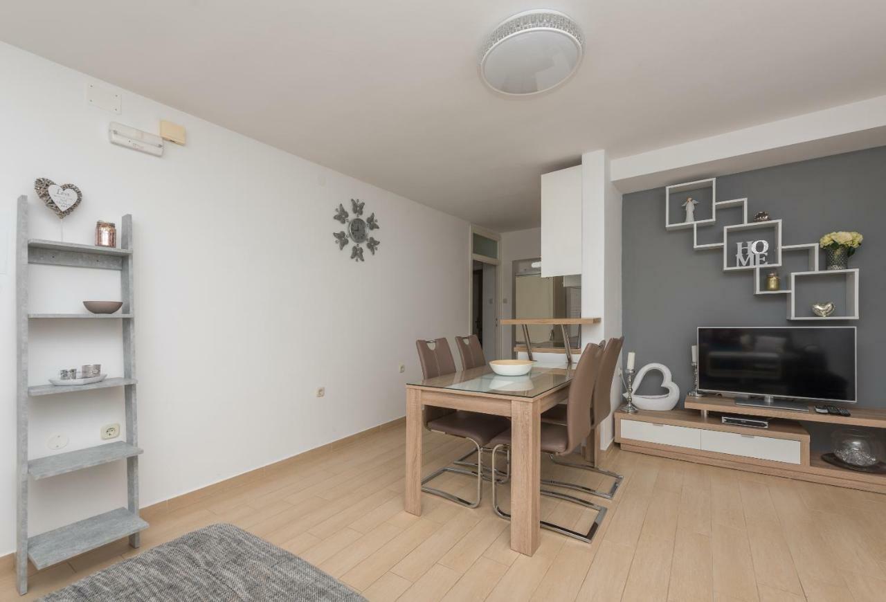 Apartmani Mona Makarska Exterior photo
