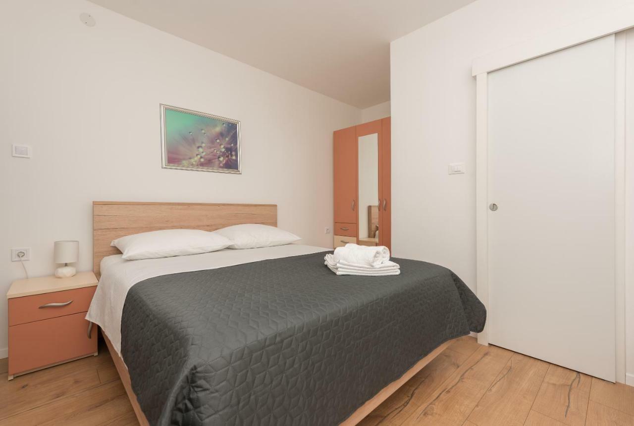 Apartmani Mona Makarska Exterior photo